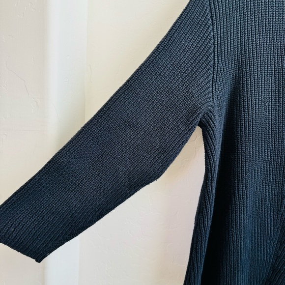 Urban Outfitters V- Neck Sweater Size S - Picture 5 of 8